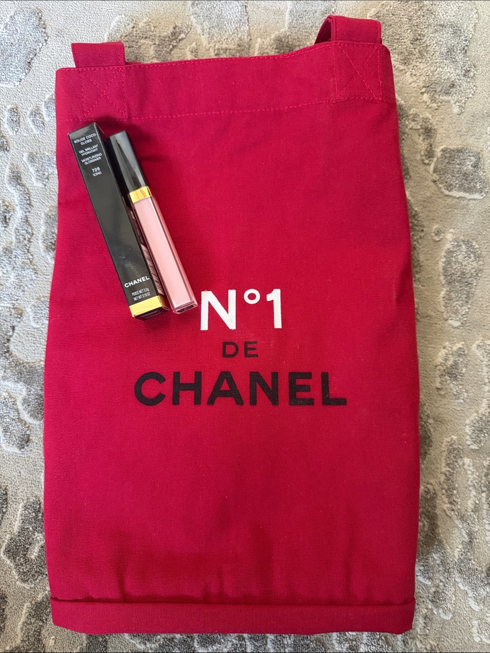 CHANEL Rouge Coco Hydra Gloss  in 726 Icing and Red Shoulder Bag